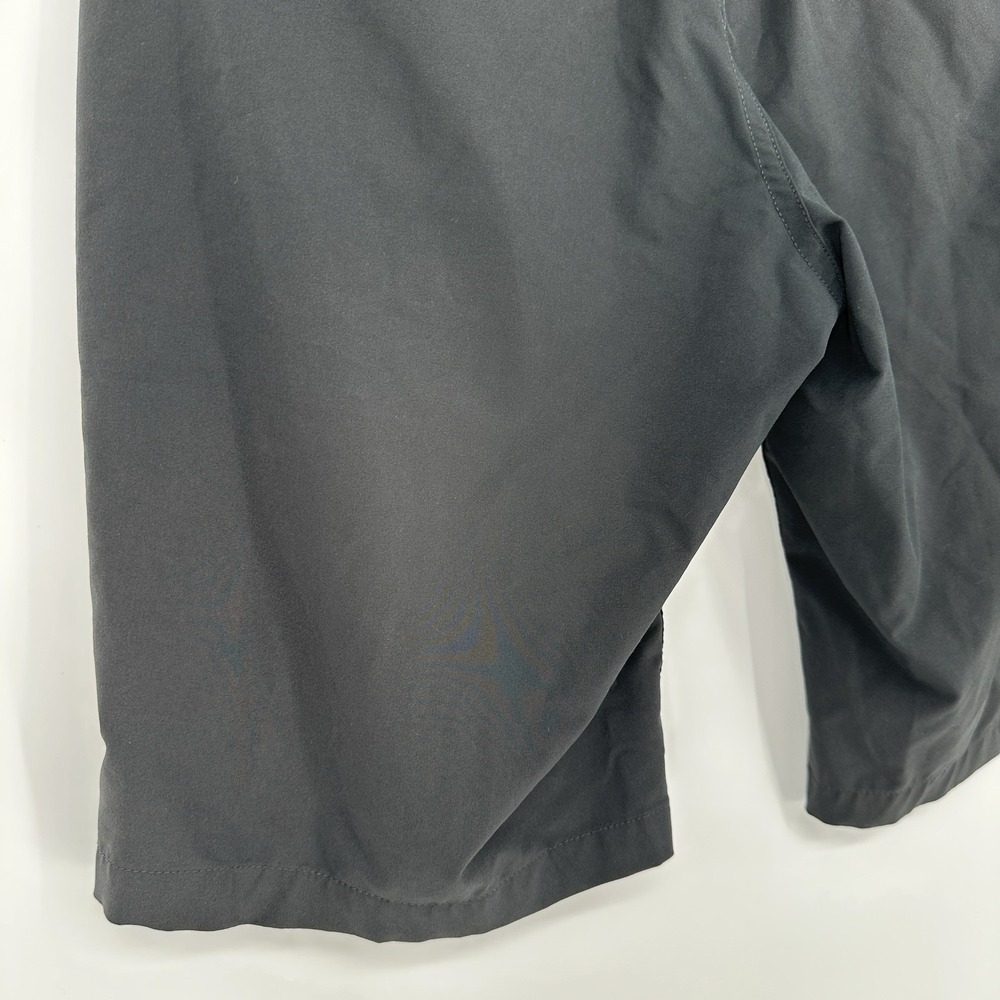 Oakley Men's Shorts Golf Performance Wicking Lightweight Casual Size 30x10 Black - Picture 9 of 15